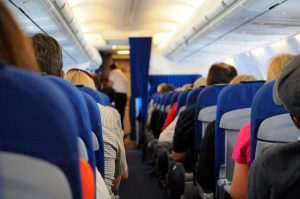 Câteva reguli de comportament în avion